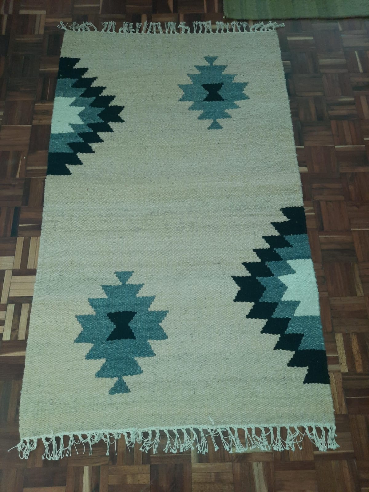 Wool Kilim Carpet – Classic Handwoven Wool Rug for Timeless Interiors